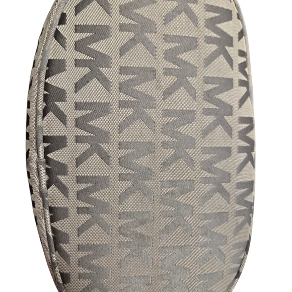 Michael Kors Jet Set Travel Signature Monogram Tote Silver Design - Picture 3 of 5